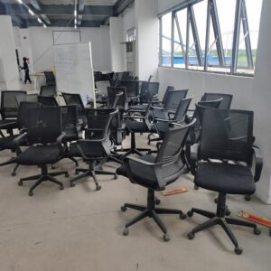 20+ Mẫu bàn ghế văn phòng thanh lý TPHCM, Rẻ, Bền, Đẹp 7 Ghế văn phòng thanh lý giá rẻ tphcm