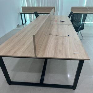 20+ Mẫu bàn ghế văn phòng thanh lý TPHCM, Rẻ, Bền, Đẹp 5 Thanh lý bàn ghế văn phòng chân sắt giá rẻ