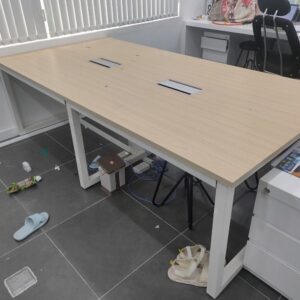 Bàn làm việc 4 người chân sắt giá rẻ