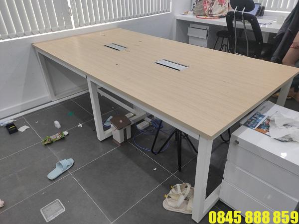 Thanh lý cụm bàn làm việc 4 người giá rẻ 2 Bàn làm việc 4 người chân sắt giá rẻ