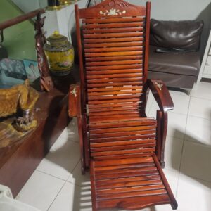 Thanh lý ghế gỗ nằm thư giãn 90% giá = 1/2 mới