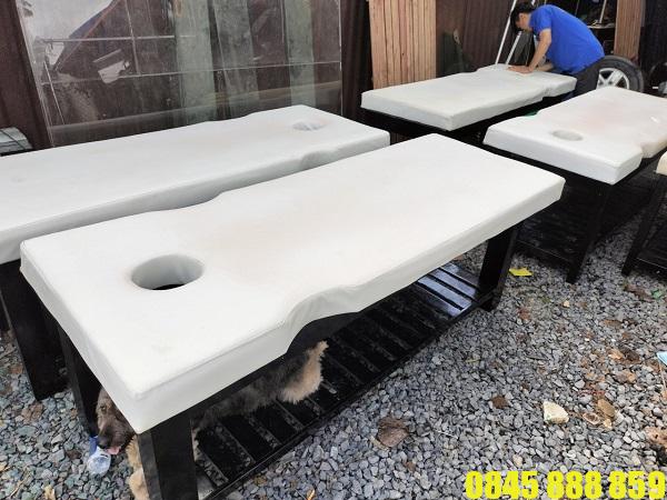 Thanh lý giường spa gỗ thông giá rẻ hcm 2 Thanh lý giường spa 500k tại TPHCM