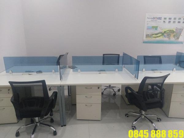 Thanh lý bàn văn phòng có vách ngăn 1 Bàn văn phòng có vách ngăn