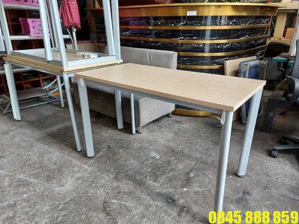 Bàn làm việc 1m2 thanh lý giá rẻ, bền đẹp, tiết kiệm 1 Thanh lý bàn làm việc 1m2 cũ giá rẻ, đẹp 90%