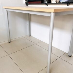 Bàn làm việc 1m2 thanh lý giá rẻ, bền đẹp, tiết kiệm 3 Thanh lý bàn làm việc 1m2 chân sắt
