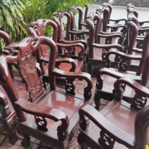 Thu mua bàn ghế gỗ cũ giá cao tại Quận 7