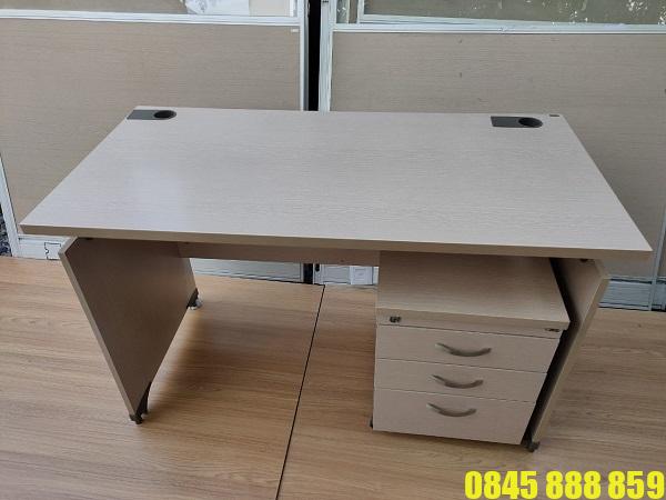 Bàn Văn Phòng Cũ 1m2, Giá Rẻ, Tiết Kiệm 3 Bàn văn phòng cũ 1m2 Hòa Phát giá rẻ