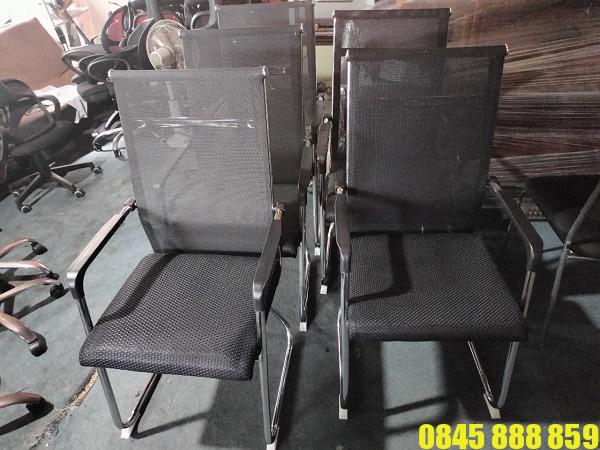Thanh lý ghế phòng họp chân quỳ giá rẻ 3 Ghế chân quỳ lưới giá rẻ tại TPHCM