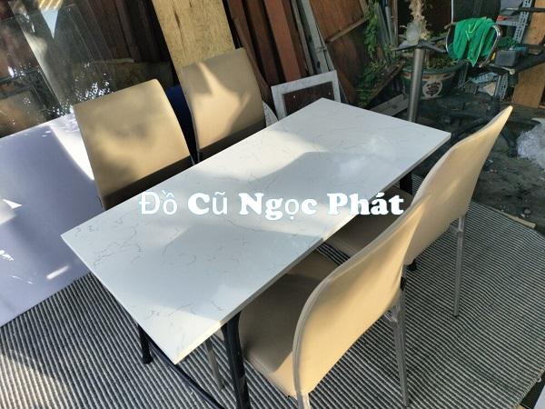 Thanh lý bộ bàn ăn 4 ghế bàn mặt đá 1 Thanh lý bộ bàn ăn 4 ghế bàn mặt đá