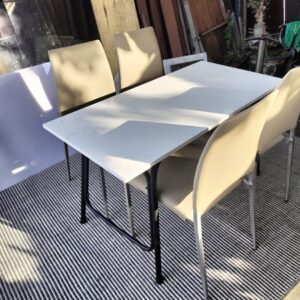 Thanh lý bộ bàn ăn 4 ghế bàn mặt đá