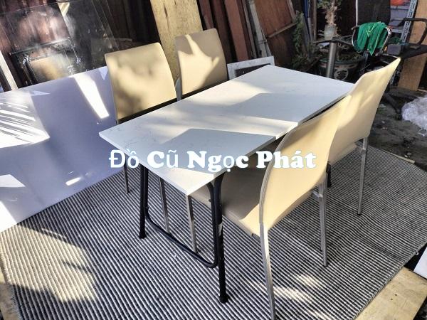 Thanh lý bộ bàn ăn 4 ghế bàn mặt đá 2 Thanh lý bộ bàn ăn 4 ghế bàn mặt đá