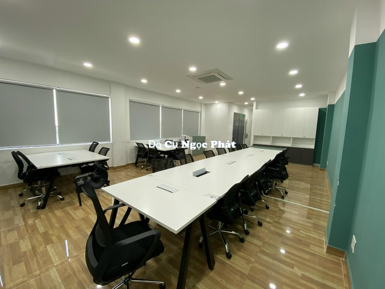 Thanh lý bàn văn phòng 1m2x2m4 giá rẻ 2 Thanh lý bàn văn phòng có kích thước 1m2x2m4