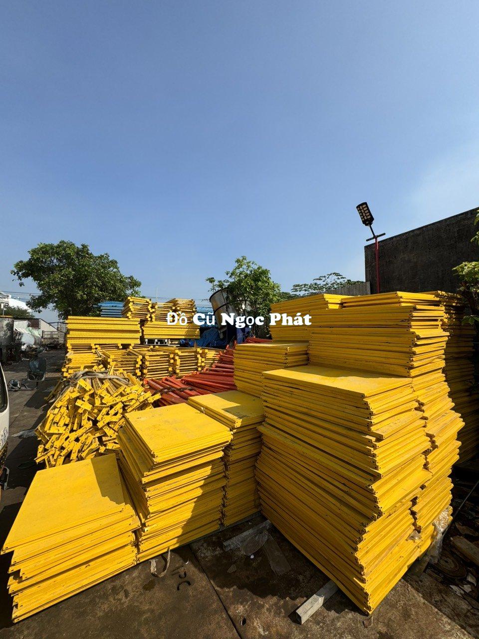 Thanh lý thu mua kệ sắt cũ TPHCM 2 Chuyên mua kệ sắt thanh lý giá cao tphcm